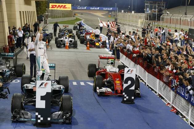 Bilder des Tages - Sport Motorsports: FIA Formula One World Championship WM Weltmeisterschaft 2016, Grand Prix of Bahrain, 6 Nico Rosberg (GER, Mercedes AMG Petronas Formula One Team), xHOCHxZWEIx