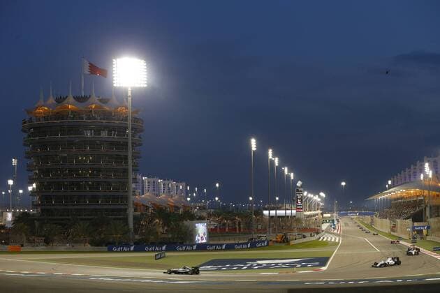 Motorsports: FIA Formula One World Championship WM Weltmeisterschaft 2016, Grand Prix of Bahrain, 6 Nico Rosberg (GER, Mercedes AMG Petronas Formula One Team), 19 Felipe Massa (BRA, Williams Martini Racing), xHOCHxZWEIx