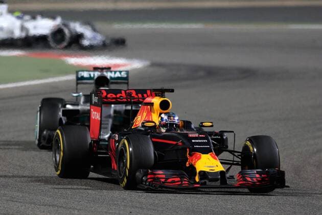 FORMULA 1 - Bahrain GP SAKHIR,BAHRAIN,03.APR.16 - MOTORSPORTS, FORMULA 1 - FIA World Championship WM Weltmeisterschaft Grand Prix of Bahrain, Bahrain International Circuit, award ceremony. Image shows Daniel Ricciardo (AUS Red Bull Racing) and Lewis Hamilton (GBR Mercedes GP). GEPAxpictures xFritzxMueller