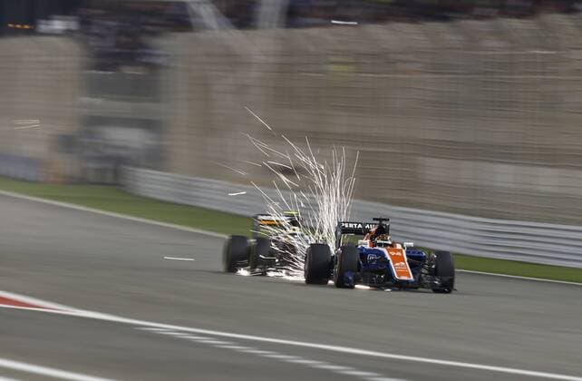 Motorsports: FIA Formula One World Championship WM Weltmeisterschaft 2016, Grand Prix of Bahrain, 94 Pascal Wehrlein (GER, Manor Racing F1 Team), 11 Sergio Perez (MEX, Sahara Force India F1 Team), xHOCHxZWEIx