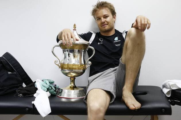 Bilder des Tages - Sport Motorsports: FIA Formula One World Championship WM Weltmeisterschaft 2016, Grand Prix of Bahrain, 6 Nico Rosberg (GER, Mercedes AMG Petronas Formula One Team), xHOCHxZWEIx