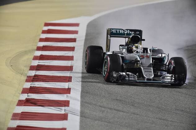 Motorsports: FIA Formula One World Championship WM Weltmeisterschaft 2016, Grand Prix of Bahrain, 44 Lewis Hamilton (GBR, Mercedes AMG Petronas Formula One Team), xHOCHxZWEIx