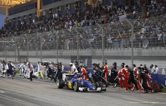 Motorsports: FIA Formula One World Championship WM Weltmeisterschaft 2016, Grand Prix of Bahrain, 12 Felipe Nasr (BRA, Sauber F1 Team), xHOCHxZWEIx