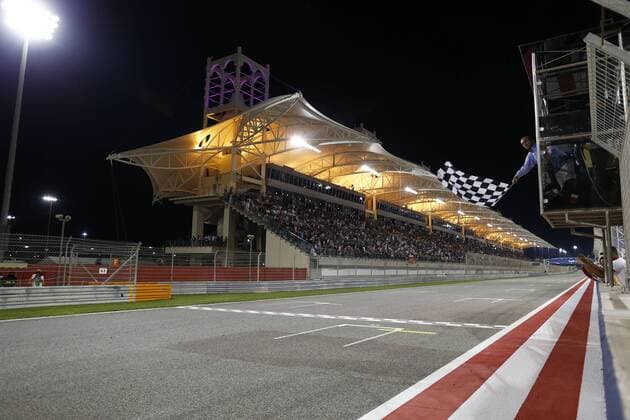 Motorsports: FIA Formula One World Championship WM Weltmeisterschaft 2016, Grand Prix of Bahrain, finish flag, Flagge, Fahne, finishflag, Zielflagge, Zielfahne, feature xHOCHxZWEIx