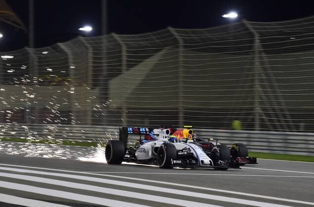 Motorsports: FIA Formula One World Championship WM Weltmeisterschaft 2016, Grand Prix of Bahrain, 19 Felipe Massa (BRA, Williams Martini Racing), 26 Daniil Kvyat (RUS, Red Bull Racing), xHOCHxZWEIx