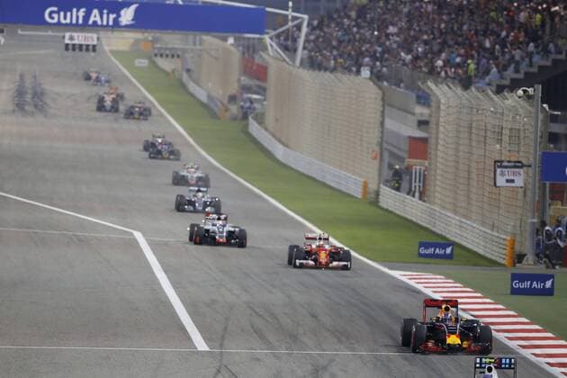 Motorsports: FIA Formula One World Championship WM Weltmeisterschaft 2016, Grand Prix of Bahrain, 3 Daniel Ricciardo (AUS, Red Bull Racing), xHOCHxZWEIx