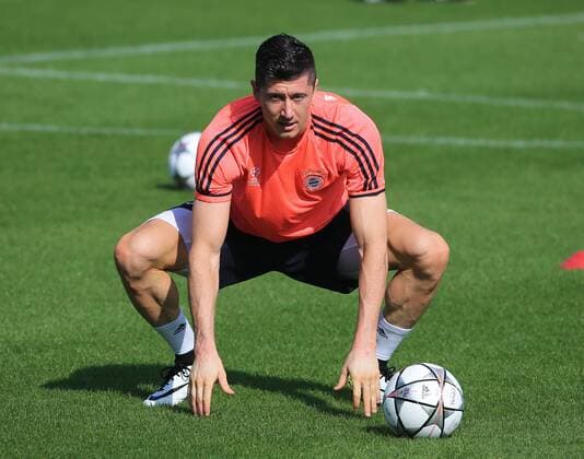 04.04.2016, 1.BL,FC Bayern Training, Säbenerstrasse München, im Bild: Robert Lewandowski (FCB)