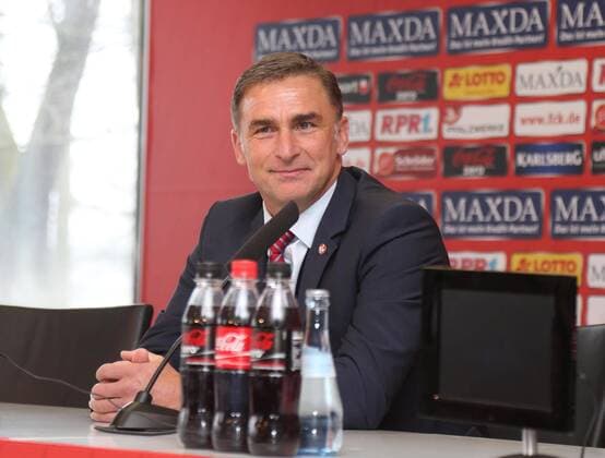 Bilder des Tages - Sport Kaiserslautern 1. FC Kaiserslautern Pressekonferenz v.l.: Stefan Kuntz verlaesst den FCK als Vorstandsvorsitzender mit sofortiger Wirkung 1. FC Kaiserslautern --- Fussball --- 2. Bundesliga --- 04.04.2016 Copyright: Neurohr xEibner-Pressefoto EP_mnr
