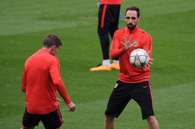 April 4, 2016 - Barcelona, Catalonia, Spain - Juanfran of Atletico de Madrid in action during the training session before F.C.Barcelona vs Atletico de Madrid UEFA Cahampions League match on April 4, 2016 in Barcelona, Spain. Atletico de Madrid training session  - ZUMAn230