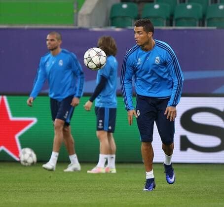 Wolfsburg VfL vs Real Madrid, CL Vorberichte Wolfsburg, Deutschland. 05.04.2016, FUßBALL - VfL Wolfsburg vs Real Madrid C.F. , Champions League, Training, Viertelfinale, Saison 2015-2016, Volkswagen Arena. Bild zeigt: Cristiano Ronaldo (Real Madrid)