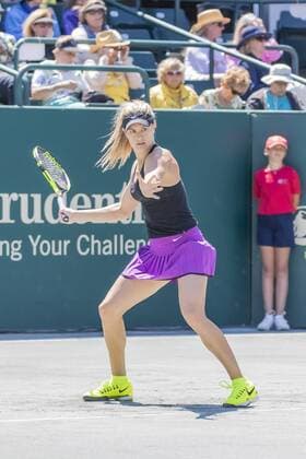 April 5, 2016 - Charleston, SC, U.S. - Charleston, SC - Apr 05, 2016: Eugenie Bouchard (CAN) plays against Alexandra Dulgheru (ROU) during the Volvo Car Open at the Family Circle Tennis Center in Charleston, SC. Tennis 2016: WTA Tennis Damen Volvo Car Open Apr 05 - ZUMAa55_