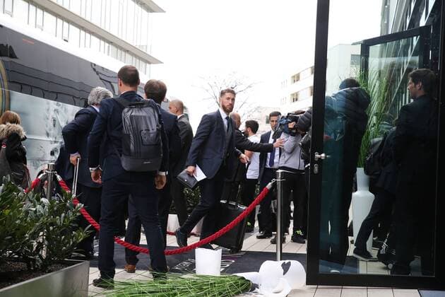 Sergio Ramos (Mi.,Real Madrid) - Champions League Viertelfinale Saison 2015-2016 Ankunft am Innside Hotel in Wolfsburg zum Spiel gegen den VfL Wolfsburg - Deutschland, Fussball, Mann,Männer,05.04.2016