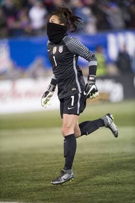April 6, 2016 - East Hartford, Connecticut, U.S - United States of America goalkeeper HOPE SOLO (1) keeping warm in a 7-0 shut win at Pratt & Whitney Stadium in East Hartford, CT against Colombia Soccer 2016 - International Friendly Länderspiel U.S. Women s national team Nationalteam vs. Colombia 7-0. - ZUMAs192