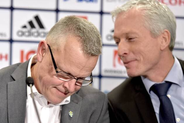160407 Jan Andersson wird nach der EM 2016 Schweden s neuer Nationaltrainer - PK in Stockholm. Till höger Svenska Fotbollsförbundets generalsekreterare Hakan Sjöstrand.  Copyright: JOELxMARKLUND BB160407JM017
