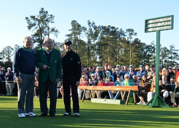 Honorary starters Jack Nicklaus, Ar­nold Pal­mer and Gary Player stand on the first tee box at the 2016 Masters Tournament at Augusta National in Augusta, Georgia on April 7, 2016.  AUG20160407101 KEVINxDIETSCH