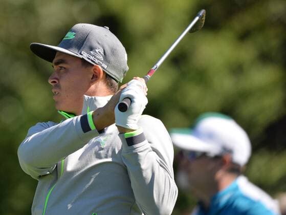 Rickie Fowler hits his tee shot on the 4th hole in the first round of the 2016 Masters Tournament at Augusta National in Augusta, Georgia on April 7, 2016.  MAS20160407123 KEVINxDIETSCH