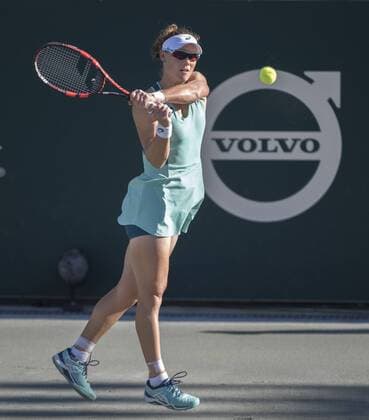 April 7, 2016: Samantha Stosur (AUS) loses to Sara Errani (ITA) 6-4, 7-6, at the Volvo Car Open being played at Family Circle Tennis Center in Charleston, South Carolina. Ã‚Â© TENNIS 2016: Volvo Car Open APRIL 16 - ZUMAc04_