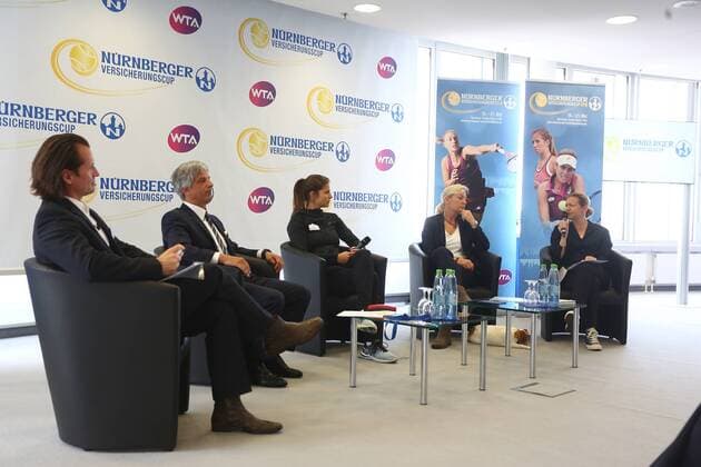 08.04.2016 - Tennis - Nürnberger Versicherungs Cup 2016 - WTA Tennis Damen Women - Damen - Pressekonferenz - JüRa - Dr. Armin Zitzmann (Vorstandsvorsitzender Nürnberger Versicherungsgruppe), Julia Görges (Tennisprofi), Barbara Rittner (Fed Cup Teamchefin) und Sandra Reichel (Turnierdirektorin) v.l.n.r.