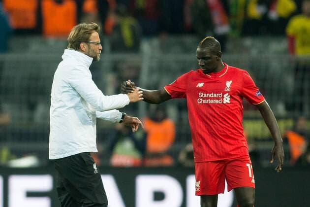 Dortmund Trainer Juergen Klopp (FC Liverpool) und Mamadou Sakho (FC Liverpool 17) beim Fussball Europa League Spiel zwischen Borussia Dortmund und dem FC Liverpool am 07.04.2016, Copyright: Schueler Eibner-Pressefoto EP_JSE
