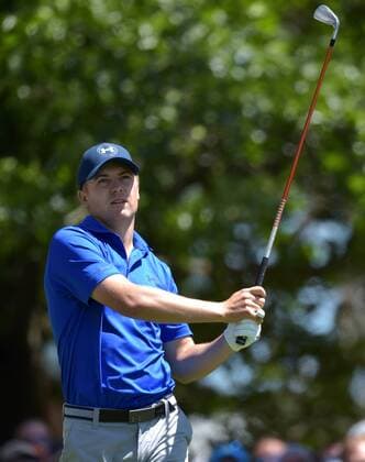 Jordan Spieth hits his tee shot on the 4th hole in the second round of the 2016 Masters Tournament at Augusta National in Augusta, Georgia on April 8, 2016.  MAS20160408159 KEVINxDIETSCH