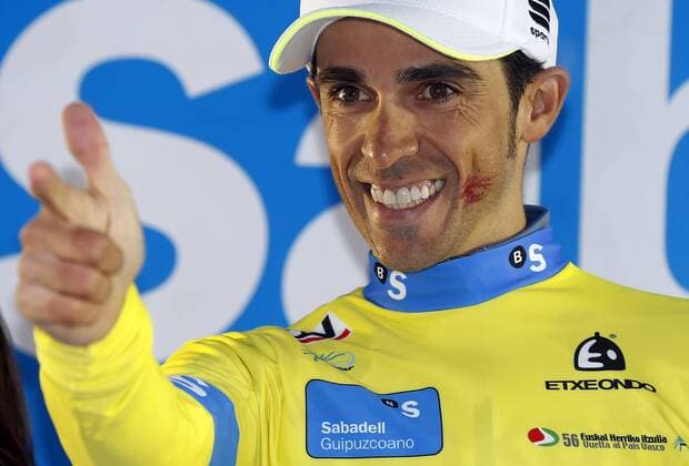 Themen der Woche - SPORT Radsport, Baskenland-Rundfahrt: Alberto Contador mit Tages- und Gesamtsieg Spanish rider Alberto Contador (Tinkoff) celebrates his win on the podium after the last stage of the 56th Basque Country Cycling Vuelta in Eibar, the Basque Country, north Spain, 09 April 2016. Contador wins the 56th Basque Country cycling Vuelta !ACHTUNG: NUR REDAKTIONELLE NUTZUNG!  EFE 20160409-635958220922965311