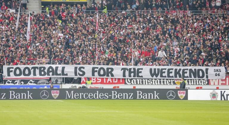 Fans demonstrieren gegen Montagsspiele, Demo, Aufstand, Fanaufstand gegen DFL, Fussballfans, supporters, spectators, Zuschauer, Jacke, Kutte, Weste, Fankurve VFB STUTTGART - FC BAYERN MUENCHEN 1-3 Fussball 1.Bundesliga Herren, Stuttgart am 09.04.2016, Saison 2015 2016, FCB, 29.Spieltag