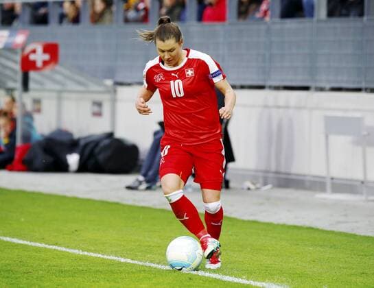 09.04.2016 Biel Fussball Frauen EM-Qualifikation Schweiz - Italien Bild zeigt Ramona Bachmann (SUI) . Aktion Einzelbild 