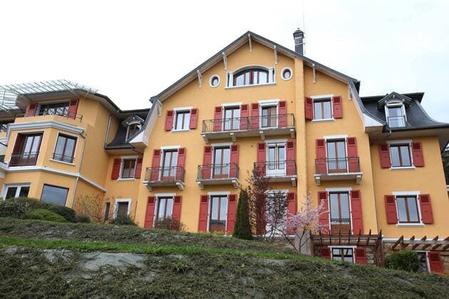 Fußball, EURO 2016, Quartier der Nationalmannschaft Islands in Annecy Le Vieux SOCCER - UEFA EURO EM Europameisterschaft Fussball 2016, preview ANNECY-LE-VIEUX,FRANCE,09.APR.16 - SOCCER - UEFA European Championship EM Europameisterschaft 2016 in France, preview, base camp team Iceland, Les Tresoms Lake and Spa Resort. Image shows the main building. GEPAxpictures xAndreasxPranter