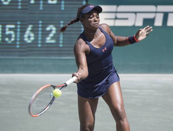 Tennis, WTA-Turnier in Charleston, Angelique Kerber gibt im Halbfinale auf April 9, 2016: Sloane Stephens (USA) defeated Angelique Kerber (GER) (retired) 6-1, 3-0, at the Volvo Car Open being played at Family Circle Tennis Center in Charleston, South Carolina. Ã‚Â© TENNIS 2016: Volvo Car Open APRIL 16 - ZUMAc04_
