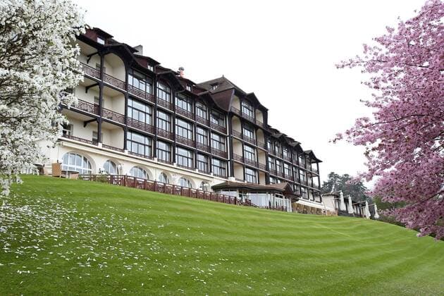 Fußball, EURO 2016, Quartier der deutschen Nationalmannschaft in Evian les Bains SOCCER - UEFA EURO EM Europameisterschaft Fussball 2016, preview EVIAN-LES-BAINS,FRANCE,09.APR.16 - SOCCER - UEFA European Championship EM Europameisterschaft 2016 in France, preview, base camp team Germany, Hotel Ermitage. Image shows the hotel. GEPAxpictures xAndreasxPranter