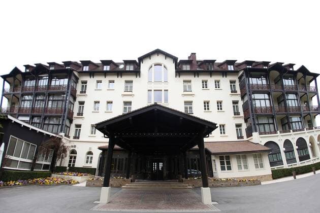 Fußball, EURO 2016, Quartier der deutschen Nationalmannschaft in Evian les Bains SOCCER - UEFA EURO EM Europameisterschaft Fussball 2016, preview EVIAN-LES-BAINS,FRANCE,09.APR.16 - SOCCER - UEFA European Championship EM Europameisterschaft 2016 in France, preview, base camp team Germany, Hotel Ermitage. Image shows the hotel and the main entrance. GEPAxpictures xAndreasxPranter
