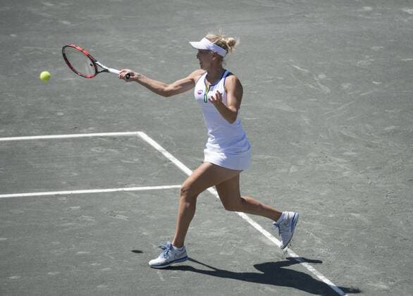 April 9, 2016: Elena Vesnina (RUS) defeated Sara Errani (ITA) 6-4, 4-6, 6-2, at the Volvo Car Open being played at Family Circle Tennis Center in Charleston, South Carolina. Ã‚Â© TENNIS 2016: Volvo Car Open APRIL 16 - ZUMAc04_