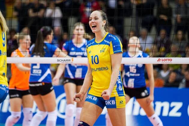 Stuttgart Jubel Denise Hanke ( 10 Schweriner SC); 1. Volleyball Bundesliga Damen Play-Off Halbfinale Spiel 2, SCHARRena, Stuttgart Germany, 20160409; Partie: Allianz MTV Stuttgart vs. Schweriner SC; Copyright: Wuechner Eibner-Pressefoto EP_NWR