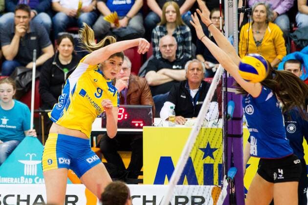 Stuttgart Angriff Tabitha Love ( 9 Schweriner SC); 1. Volleyball Bundesliga Damen Play-Off Halbfinale Spiel 2, SCHARRena, Stuttgart Germany, 20160409; Partie: Allianz MTV Stuttgart vs. Schweriner SC; Copyright: Wuechner Eibner-Pressefoto EP_NWR