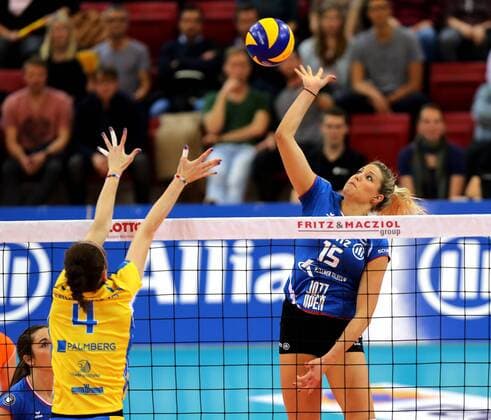 Stuttgart Volleyball Playoff-Halbfinale Allianz MTV Stuttgart vs. Schweriner SC, Nichole Lindow (Stuttgart)