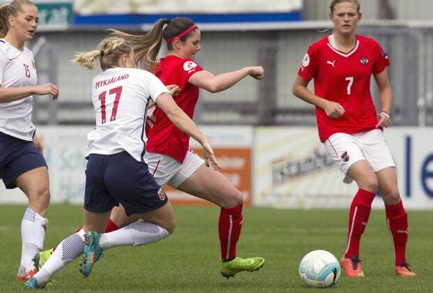 SOCCER - UEFA EURO EM Europameisterschaft Fussball quali women, AUT vs NOR STEYR,AUSTRIA,10.APR.16 - IWOMEN SOCCER - UEFA Women s European Championship EM Europameisterschaft qualification, OEFB international match Länderspiel Austria vs Norway. Image shows Lisa-Marie Utland (NOR), Lene Mykjaland (NOR), Sarah Zadrazil (AUT) and Carina Wenninger (AUT). GEPAxpictures xMatthiasxHauer
