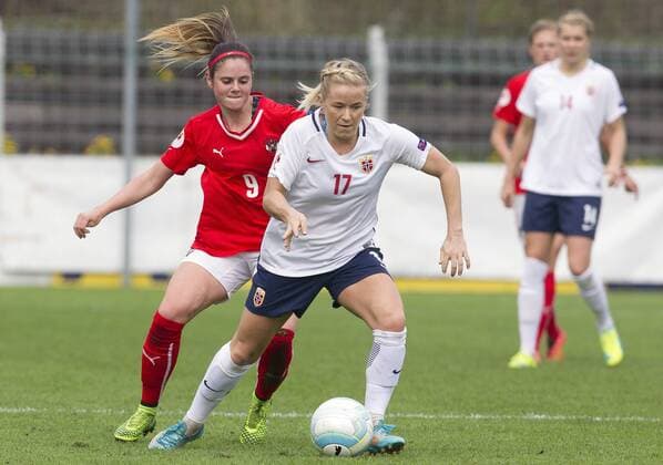 SOCCER - UEFA EURO EM Europameisterschaft Fussball quali women, AUT vs NOR STEYR,AUSTRIA,10.APR.16 - IWOMEN SOCCER - UEFA Women s European Championship EM Europameisterschaft qualification, OEFB international match Länderspiel Austria vs Norway. Image shows Sarah Zadrazil (AUT) and Lene Mykjaland (NOR). GEPAxpictures xMatthiasxHauer