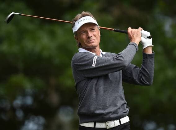 Bernhard Langer of Germany hits his tee shot on the 4th hole in the final round of the 2016 Masters Tournament at Augusta National in Augusta, Georgia on April 10, 2016.  MAS20160410107 KEVINxDIETSCH