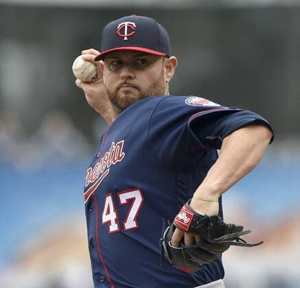 Baseball, MLB, Kansas City Royals - Minnesota Twins April 10, 2016 - Kansas City, MO, USA - Minnesota Twins starting pitcher Ricky Nolasco throws during the first inning on Sunday, April 10, 2016, at Kauffman Stadium in Kansas City, Mo. Minnesota Twins at Kansas City Royals - ZUMAm67_