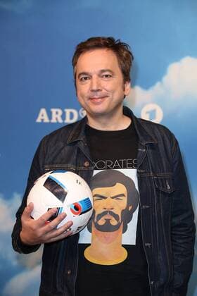 Arnd Zeigler bei dem Fototermin von der ARD Das Erste zur Fussball-Europameisterschaft 2016 in Frankreich (vom 10.06.- 10.07.2016) am 11.04.2016 in Berlin ARD Fototermin zur Fussball-EM 2016 in Berlin 