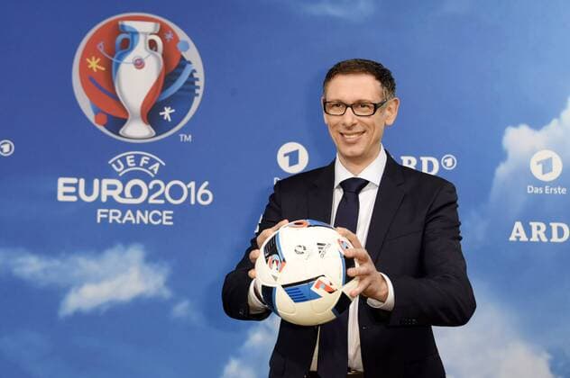 Fußball, EURO 2016, ARD präsentiert EM Kommentatoren Team Steffen Simon beim Fototermin zur ARD ZDF-Pressekonferenz UEFA EURO EM Europameisterschaft Fussball 2016 im Radialsystem. Berlin, 11.04.2016 Foto:xFredericx xFuturexImage