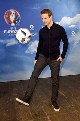 Alexander Bommes beim Fototermin zur ARD ZDF-Pressekonferenz UEFA EURO EM Europameisterschaft Fussball 2016 im Radialsystem. Berlin, 11.04.2016 Foto:xFredericx xFuturexImage
