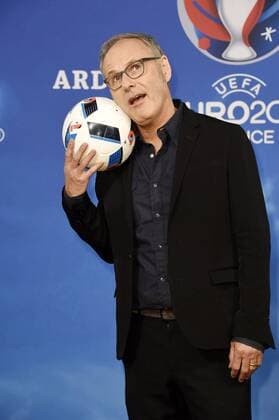 Fußball, EURO 2016, ARD präsentiert EM Kommentatoren Team Reinhold Beckmann beim Fototermin zur ARD ZDF-Pressekonferenz UEFA EURO EM Europameisterschaft Fussball 2016 im Radialsystem. Berlin, 11.04.2016 Foto:xFredericx xFuturexImage