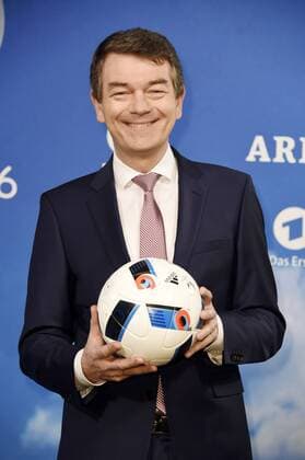 Jörg Schönenborn beim Fototermin zur ARD ZDF-Pressekonferenz UEFA EURO EM Europameisterschaft Fussball 2016 im Radialsystem. Berlin, 11.04.2016 Foto:xFredericx xFuturexImage