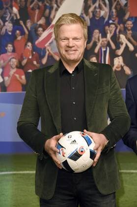 Fußball, EURO 2016, ZDF präsentiert EM Kommentatoren Team Oliver Kahn beim Fototermin zur ARD ZDF-Pressekonferenz UEFA EURO EM Europameisterschaft Fussball 2016 im Radialsystem. Berlin, 11.04.2016 Foto:xFredericx xFuturexImage
