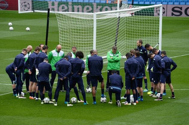 Die Spieler des VfL Wolfsburg beim Abschlusstraining vor dem großen Viertelfinale gegen Real Madrid, Mannschaft, Team, Training, xjgx