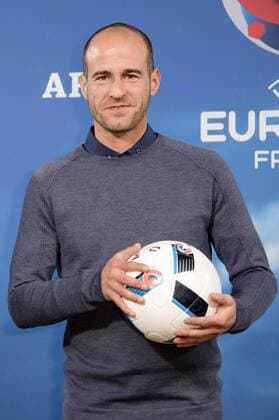 Fußball, EURO 2016, ARD präsentiert EM Kommentatoren Team Mehmet Scholl beim Fototermin zur ARD ZDF-Pressekonferenz UEFA EURO EM Europameisterschaft Fussball 2016 im Radialsystem. Berlin, 11.04.2016 Foto:xFredericx xFuturexImage