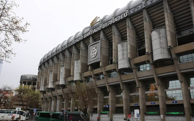 Madrid Real Madrid vs VfL, CL Vorberichte Madrid, Spanien. 11.04.2016, FUßBALL - Real Madrid vs VfL Wolfsburg, Viertelfinale, Champions League, Saison 2015-2016, Estadio Santiago Bernabeu. Training, Pressekonferenz. Bild zeigt: Real Madrid Stadion Ausssenansicht