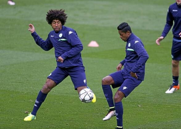 VfL Wolfsburg training session before Champions League match against Real Madrid at Bernabeu. In this picture, Dante and Luiz Gustavo. xBEATRIZxGUZMANx 