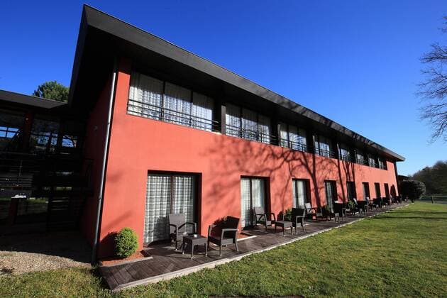 Fußball, EM 2016, Mannschaftsquartier Belgien in Le Pian Medoc Mannschaftshotel des belgischen Nationalteam (BEL) - Diables rouges pour l Euro Golf Hotel & Spa Resort au Pian Medoc - Bordeaux FOOTBALL : Camp de base de la Belgique pour l Euro 2016 - Pian Medoc - 12 04 2016 MarcdeTienda Panoramic 